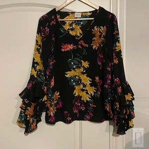 Cupio S/M Floral Blouse with funky sleeves